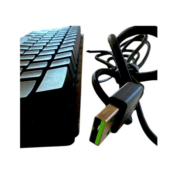 Razer Huntsman Mini 60% RGB Gaming Keyboard - Pre-Owned - Picture 2 of 11